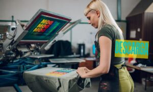 Más de 100.000 plantillas y vectores gratuitos para diseñar camisetas únicas